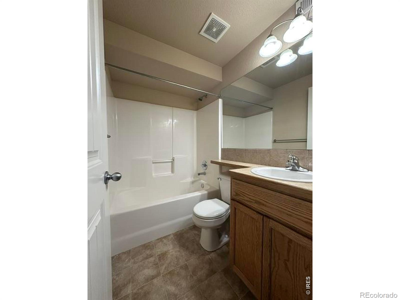 MLS Image #18 for 417  settler way,johnstown, Colorado