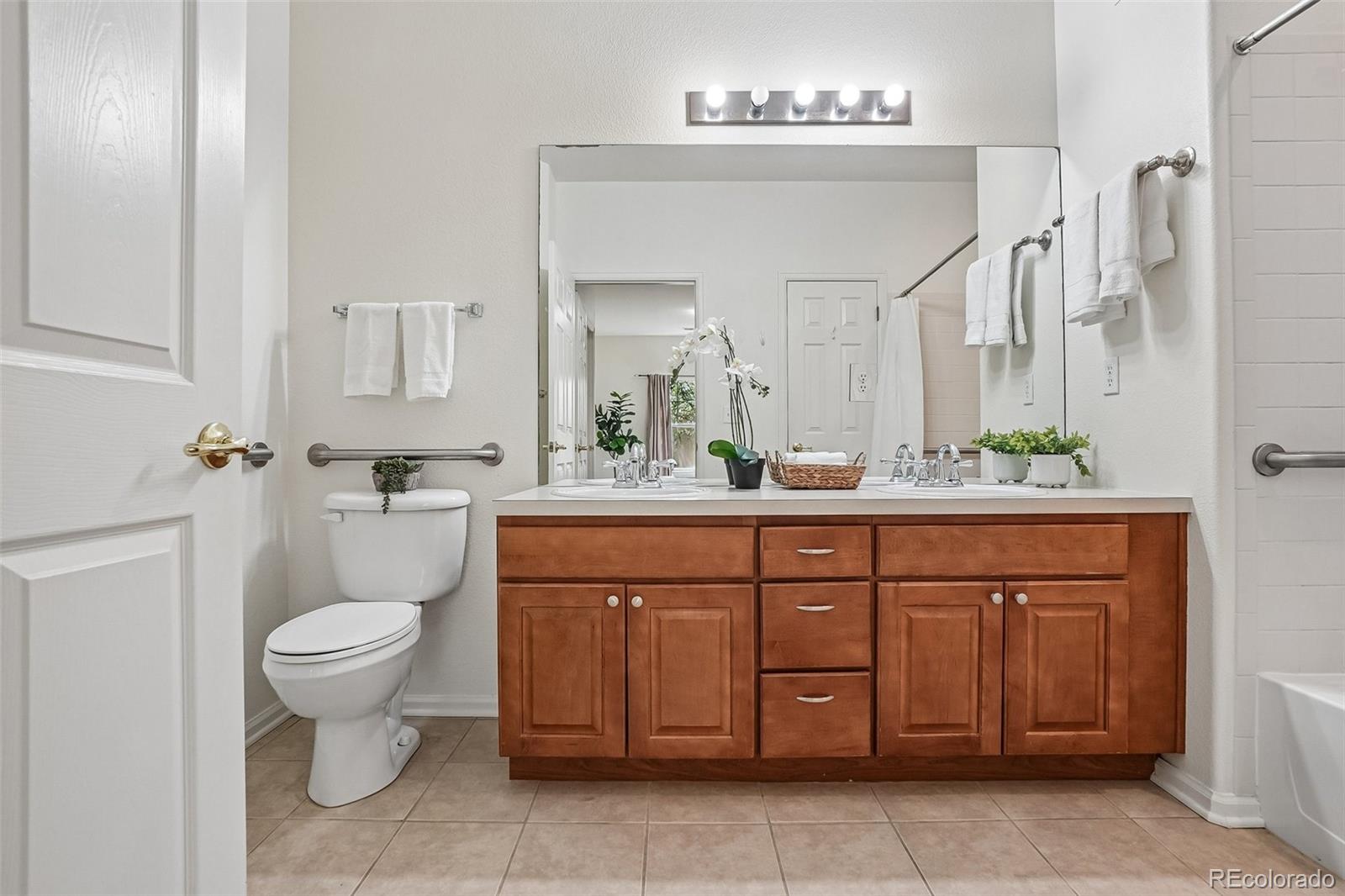 MLS Image #21 for 8200 e 8th avenue 7103,denver, Colorado