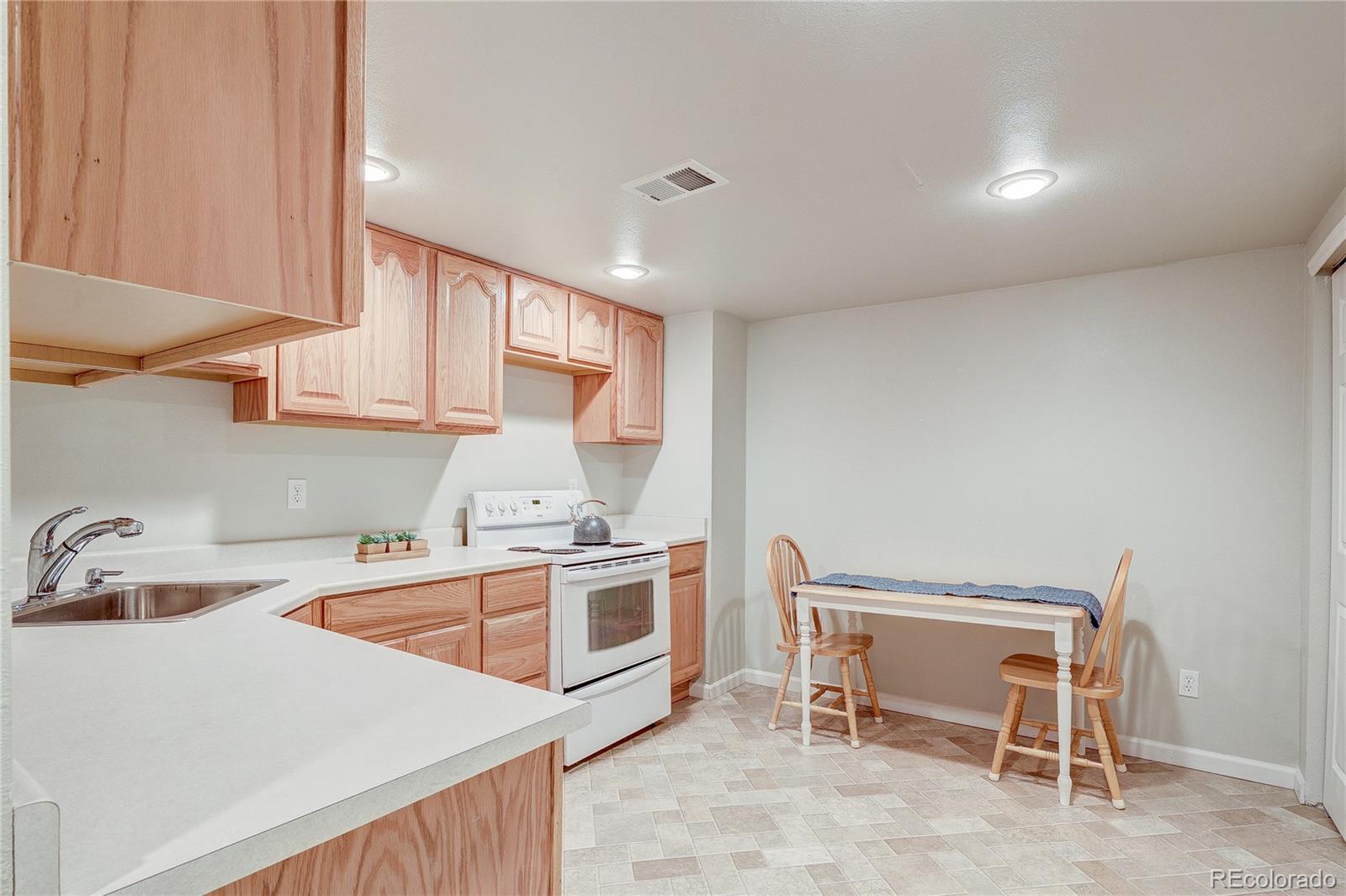 MLS Image #33 for 16754 e kepner place,aurora, Colorado
