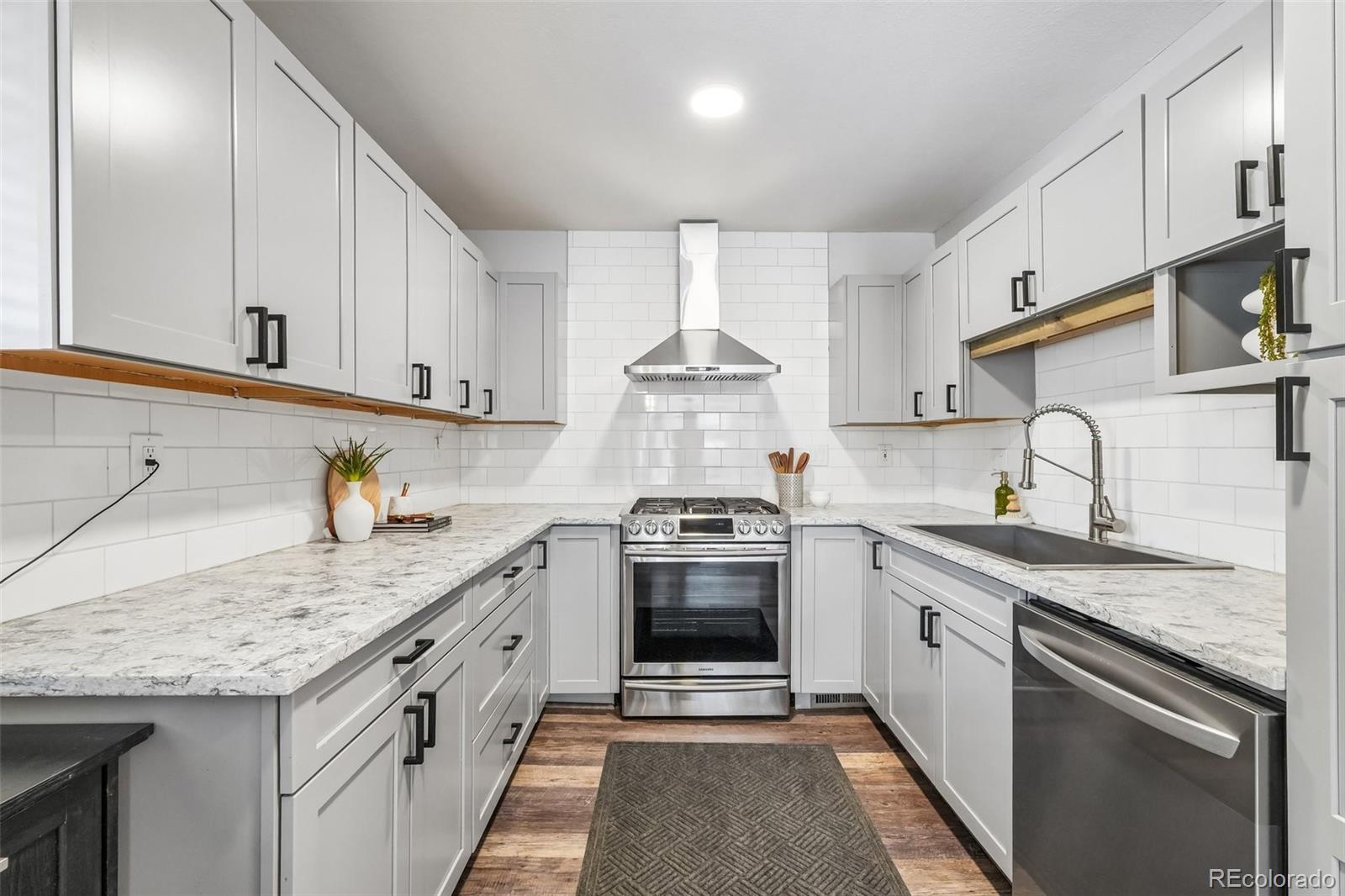 MLS Image #13 for 755  bedivere circle,lafayette, Colorado