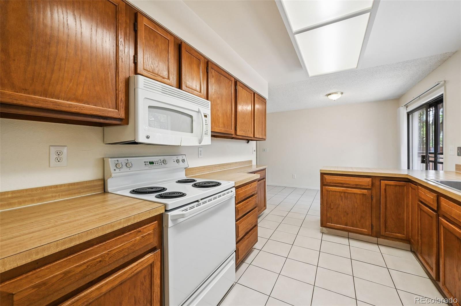 MLS Image #2 for 82 s eagle circle,aurora, Colorado