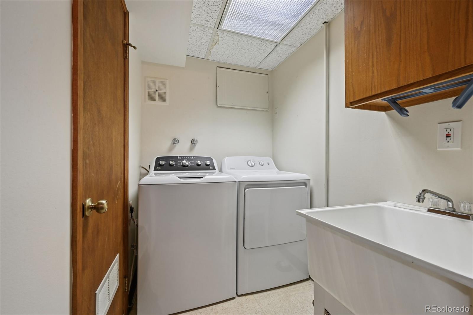 MLS Image #21 for 82 s eagle circle,aurora, Colorado