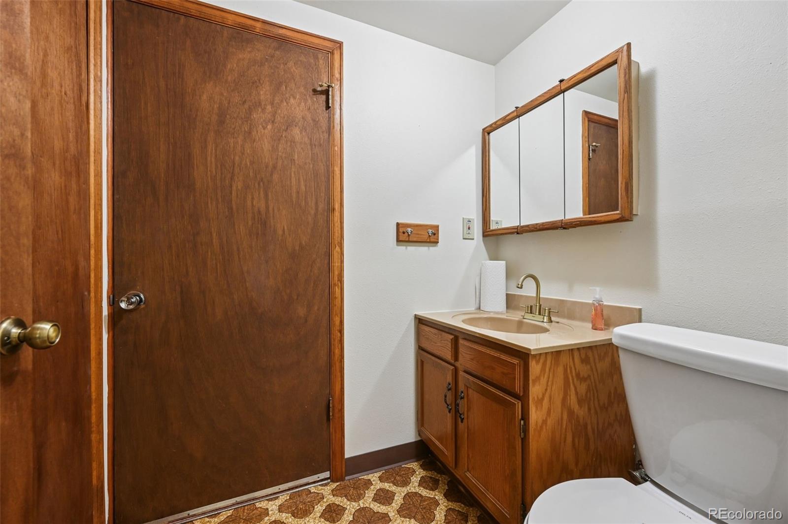 MLS Image #22 for 82 s eagle circle,aurora, Colorado