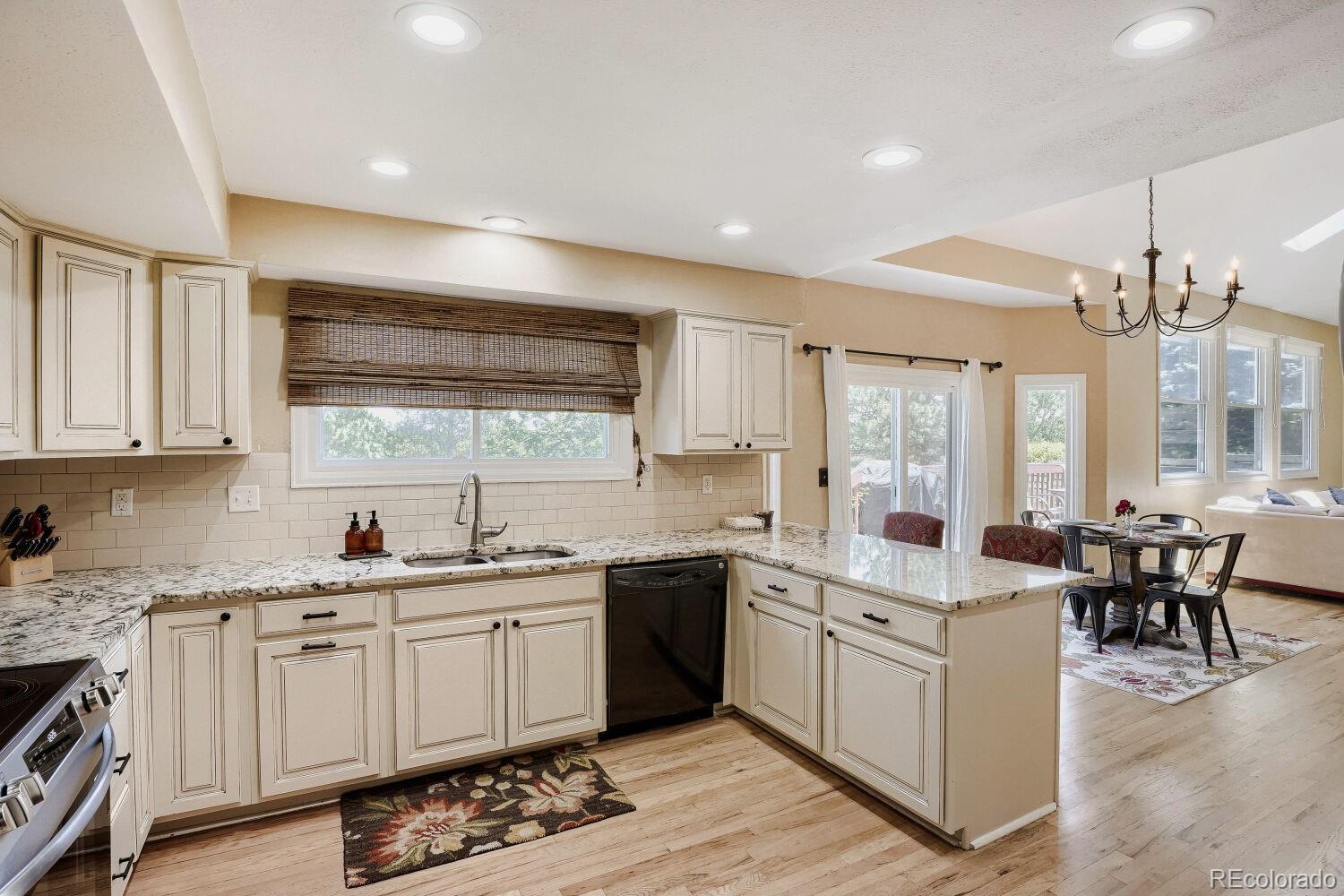 MLS Image #6 for 921 w kettle avenue,littleton, Colorado