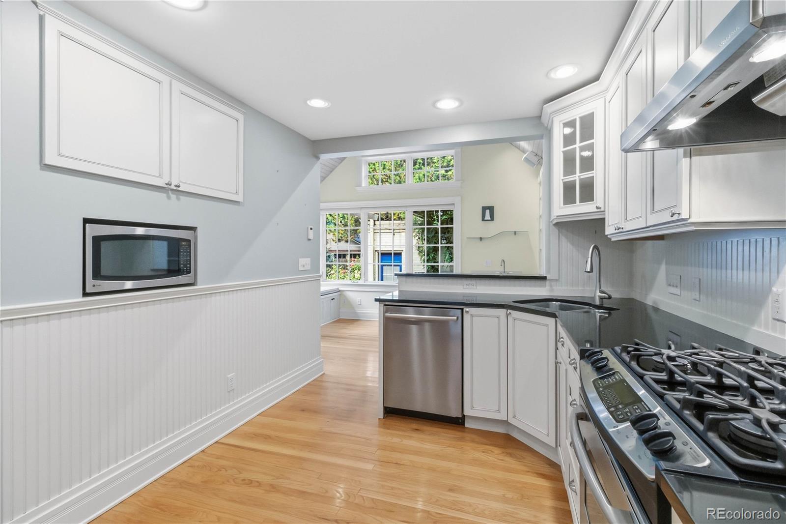 MLS Image #10 for 771 n franklin street,denver, Colorado