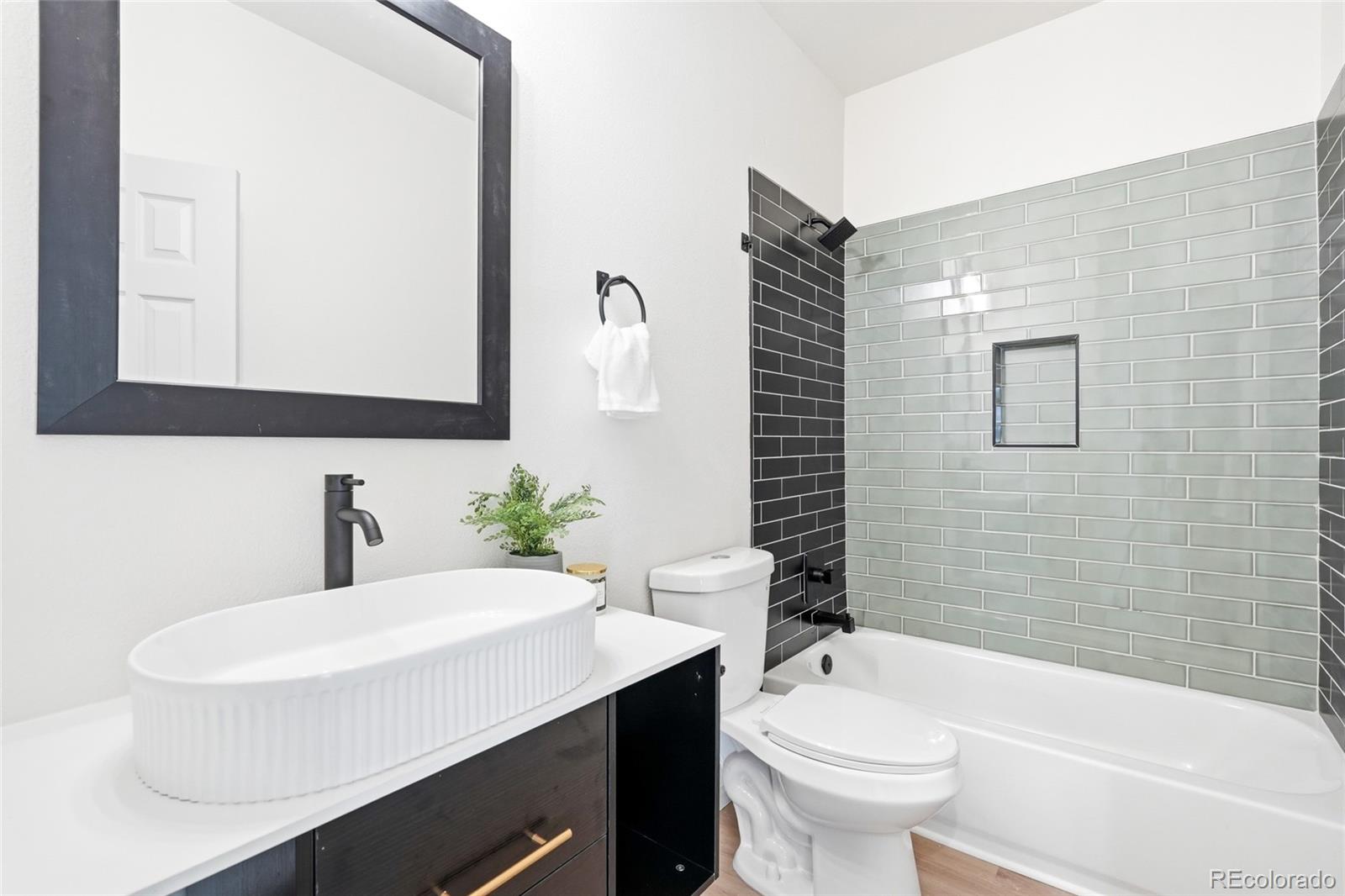 MLS Image #10 for 160  granby way c,aurora, Colorado