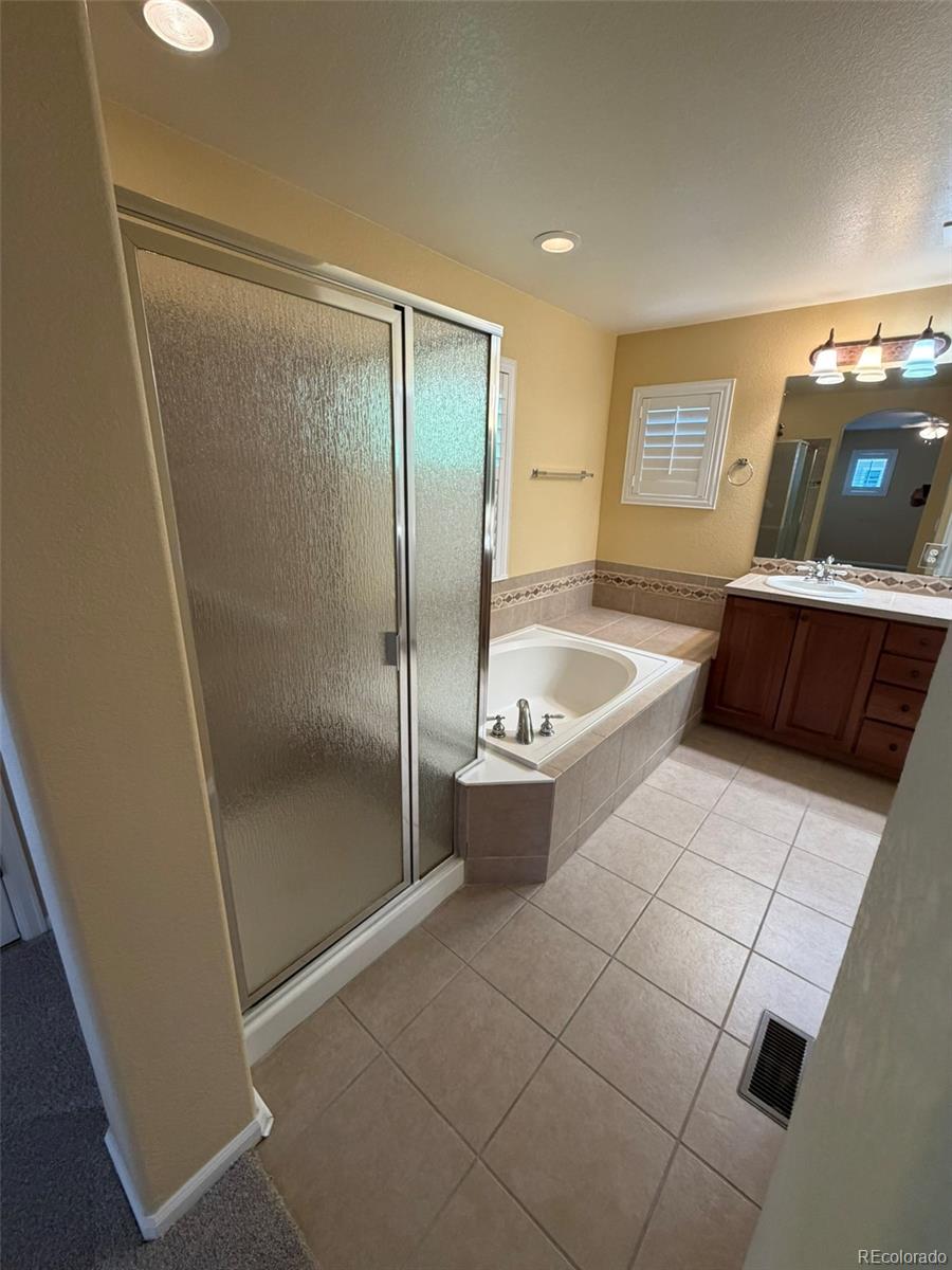 MLS Image #10 for 203  oneida court,denver, Colorado
