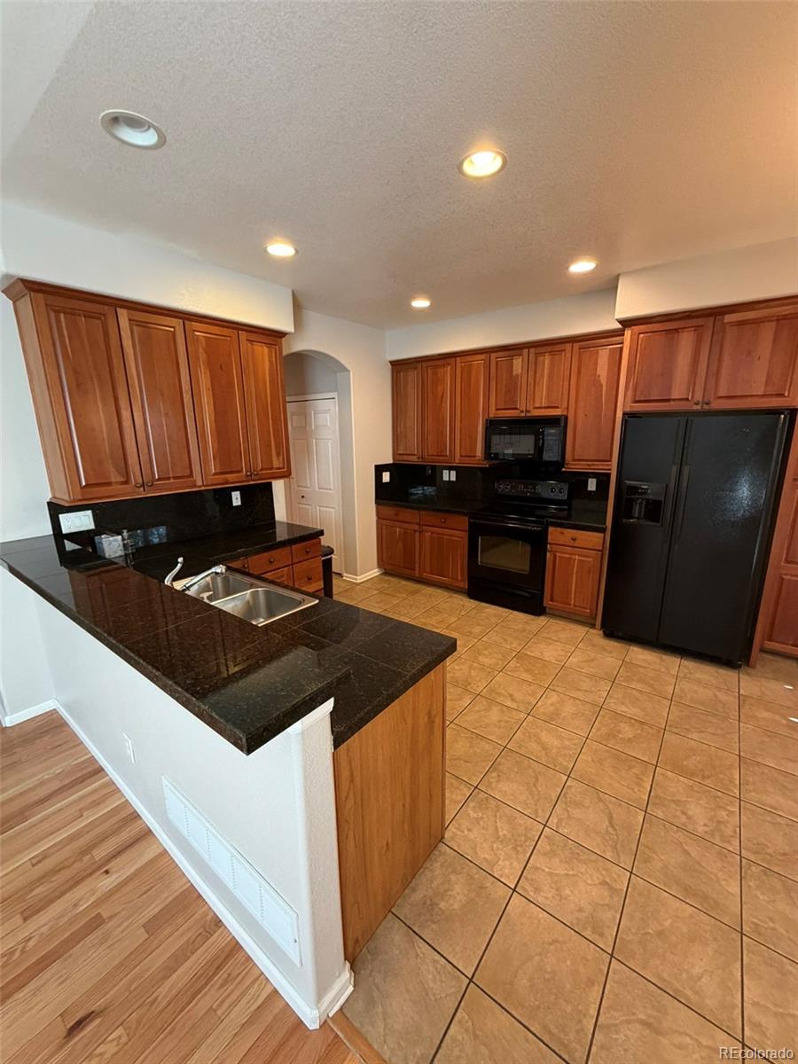 MLS Image #3 for 203  oneida court,denver, Colorado