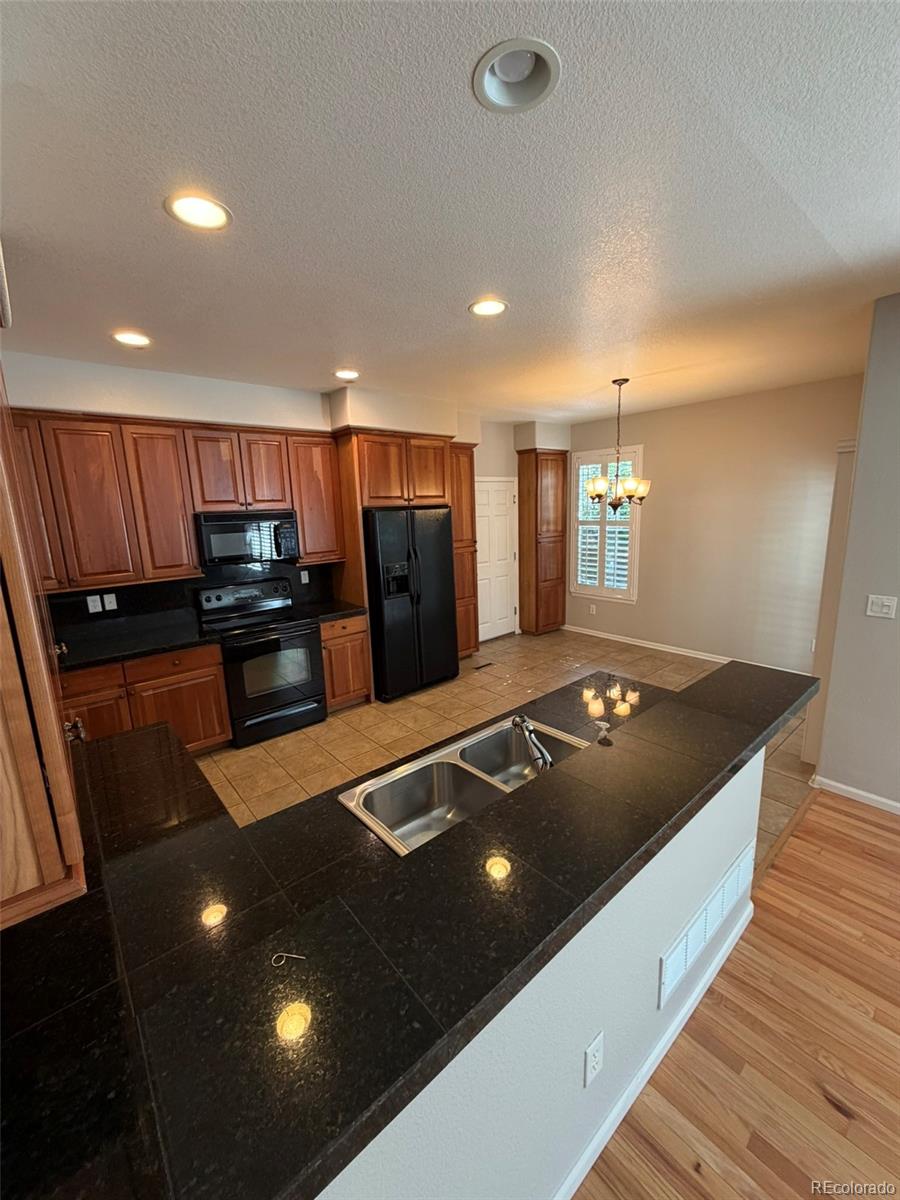 MLS Image #4 for 203  oneida court,denver, Colorado