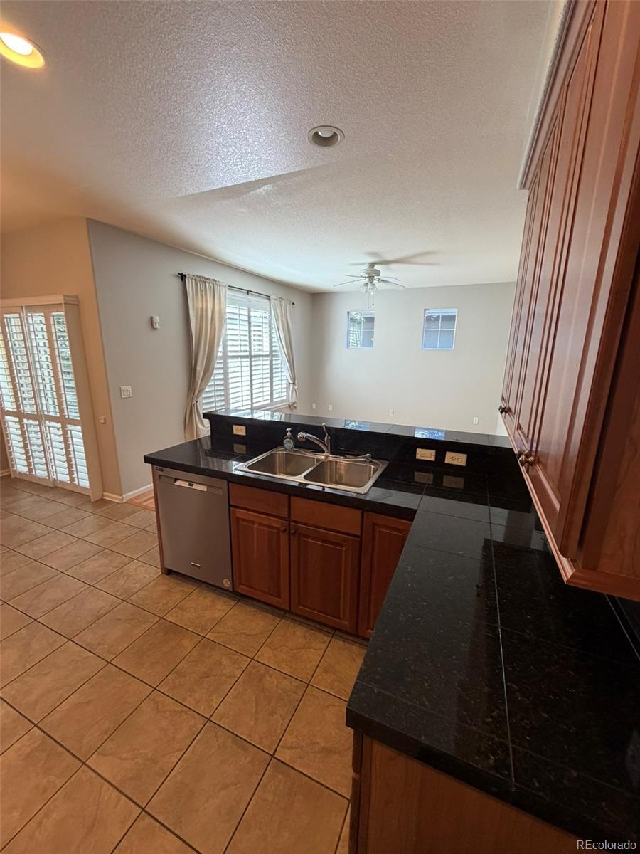 MLS Image #6 for 203  oneida court,denver, Colorado