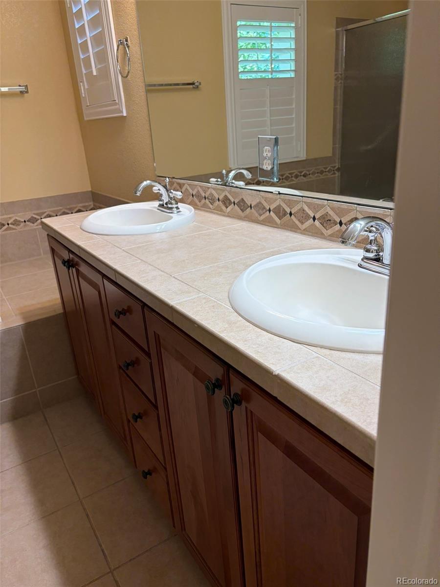 MLS Image #9 for 203  oneida court,denver, Colorado