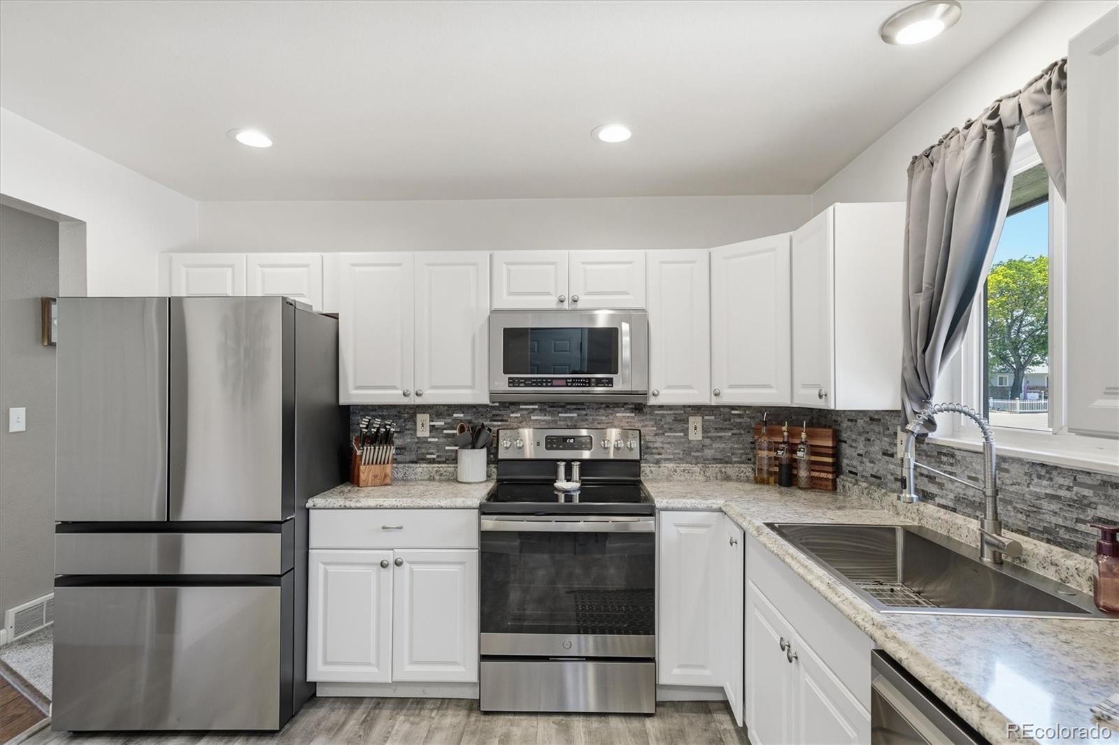 MLS Image #9 for 354 s 5th street,la salle, Colorado