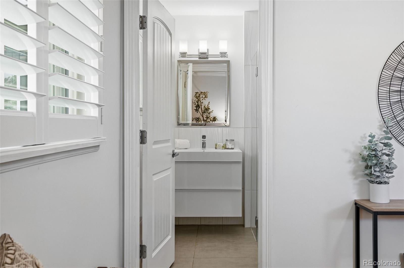 MLS Image #21 for 3550 s tamarac drive,denver, Colorado