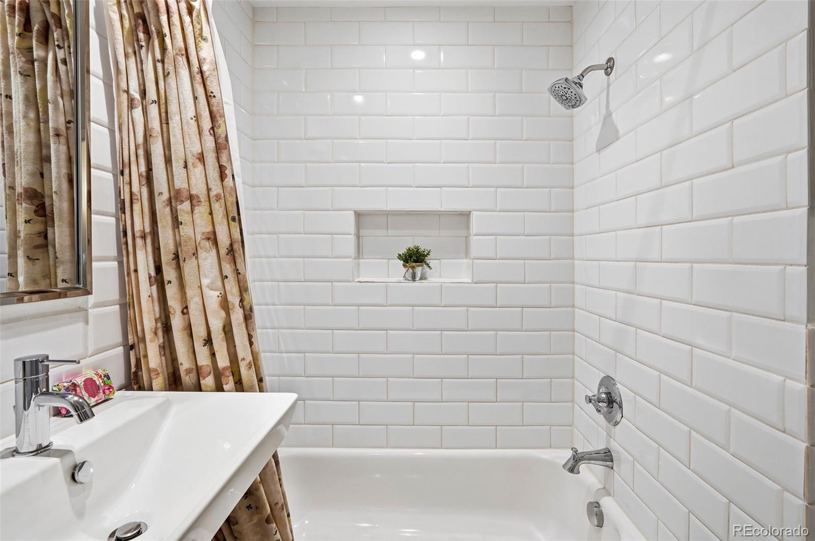 MLS Image #26 for 3550 s tamarac drive,denver, Colorado