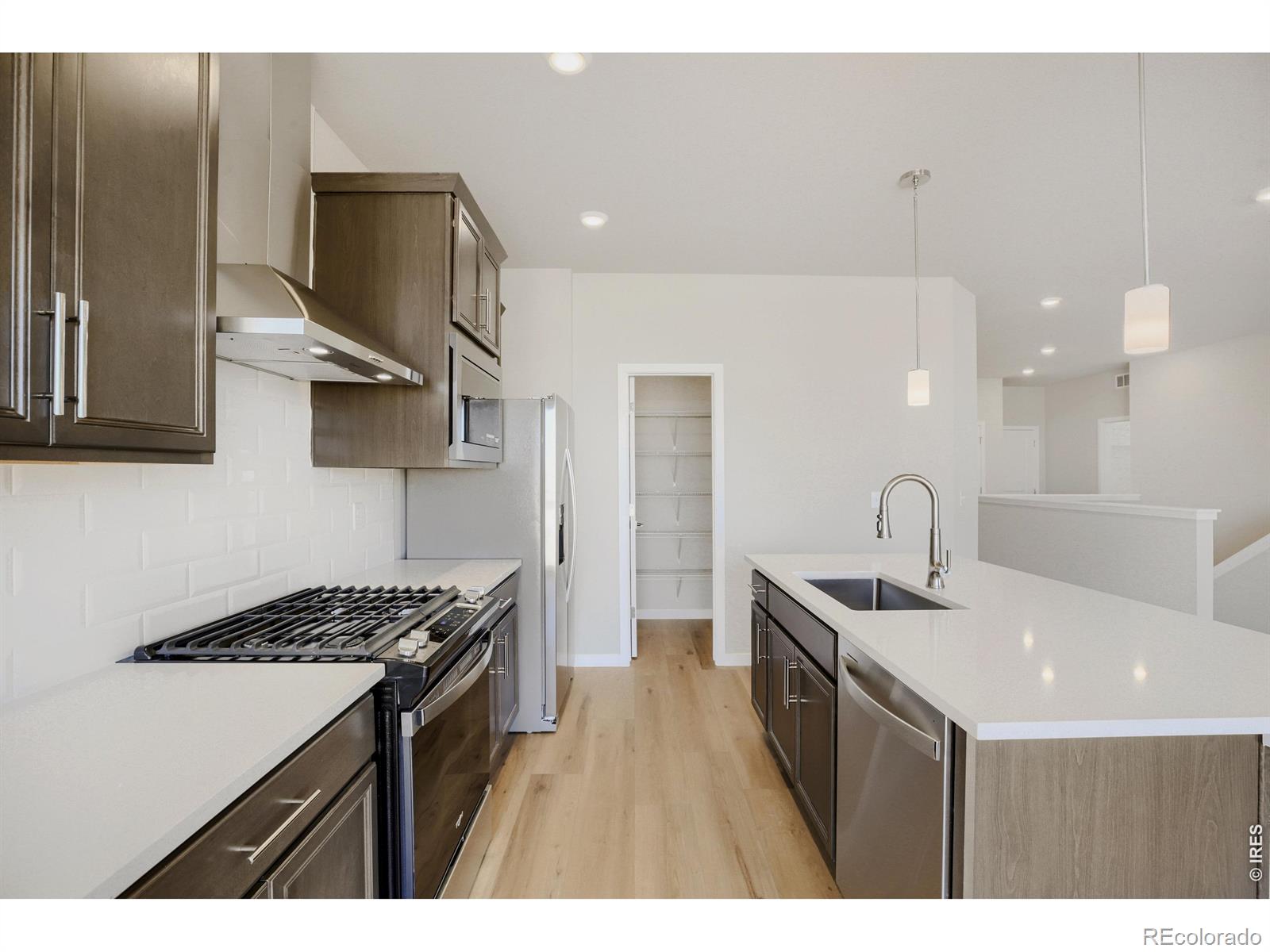 MLS Image #11 for 246  sugar beet lane,berthoud, Colorado