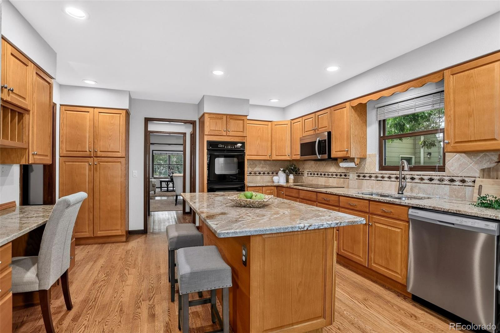 MLS Image #10 for 12341 e vassar drive,aurora, Colorado