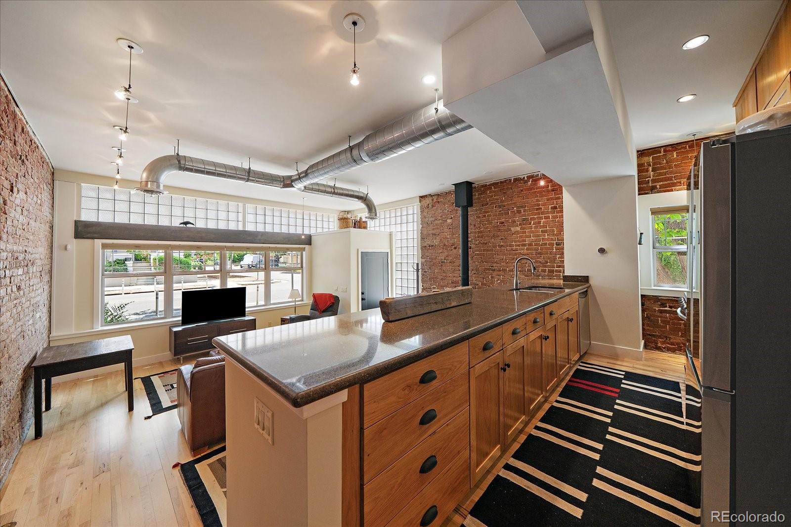 MLS Image #10 for 595 s pearl street,denver, Colorado