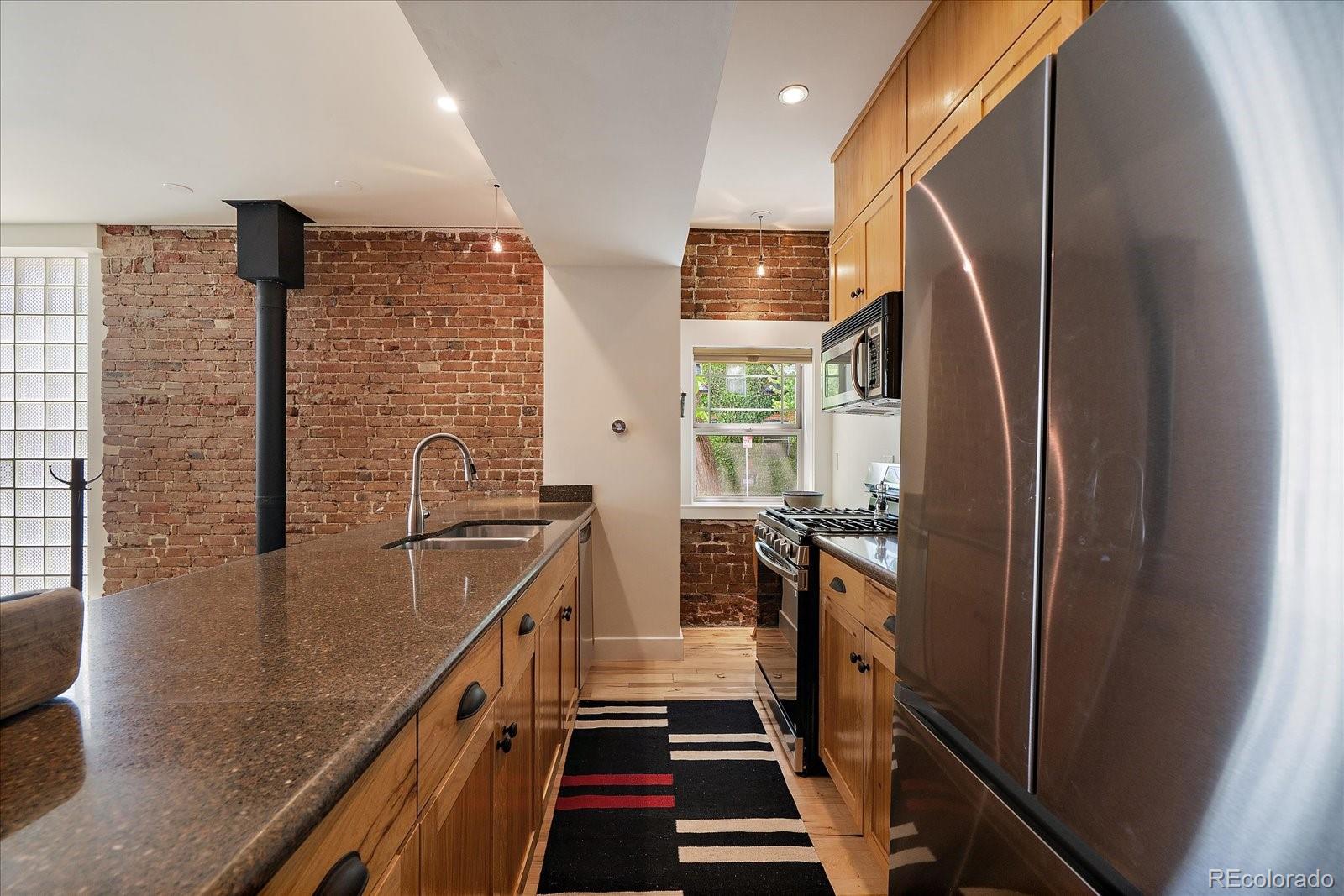 MLS Image #11 for 595 s pearl street,denver, Colorado