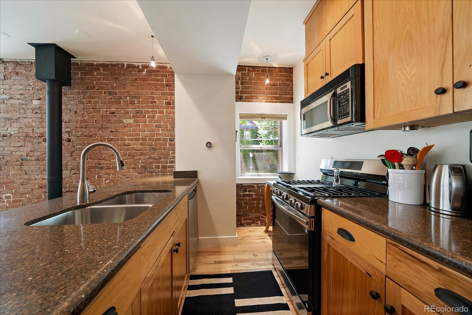 MLS Image #12 for 595 s pearl street,denver, Colorado