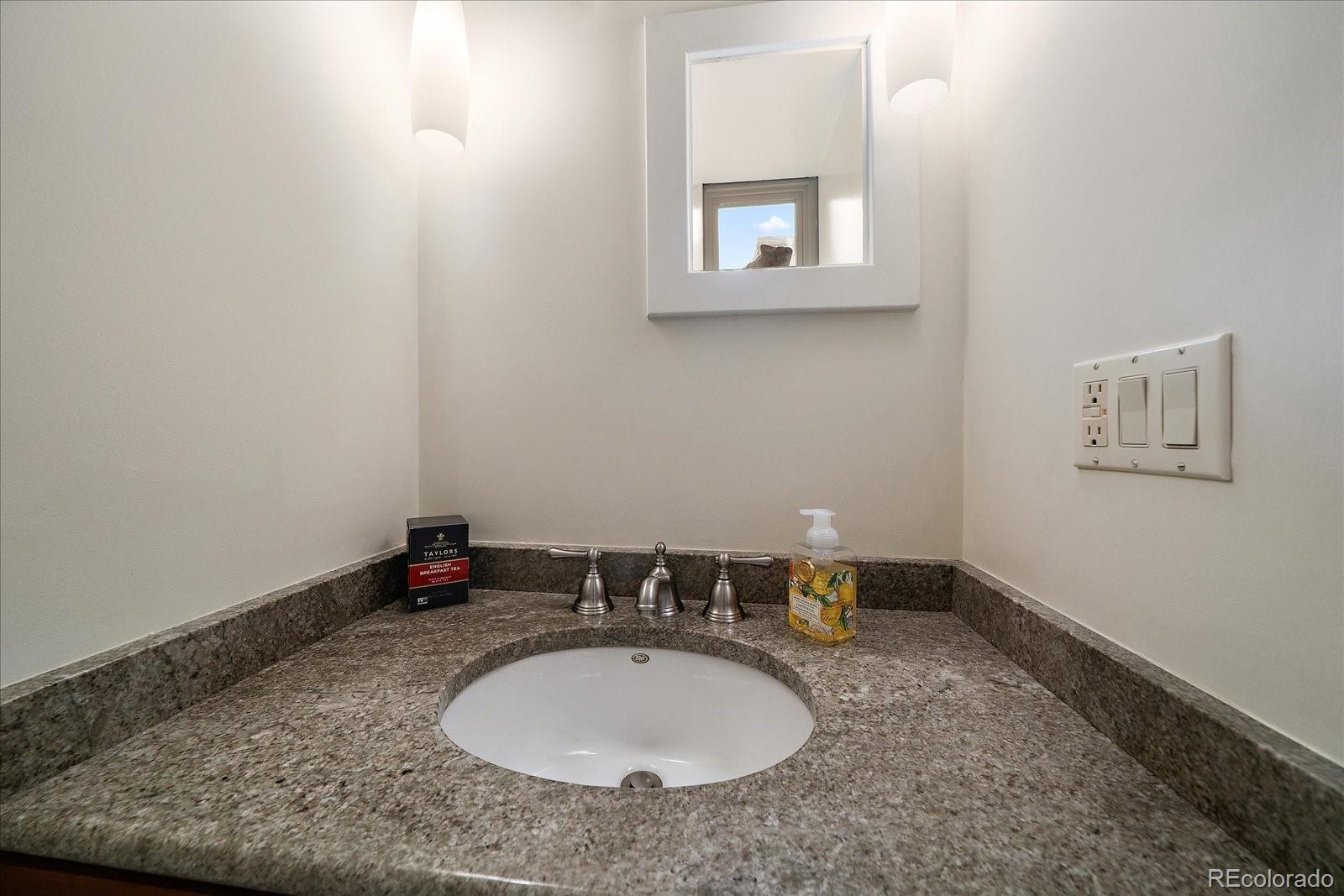 MLS Image #17 for 595 s pearl street,denver, Colorado