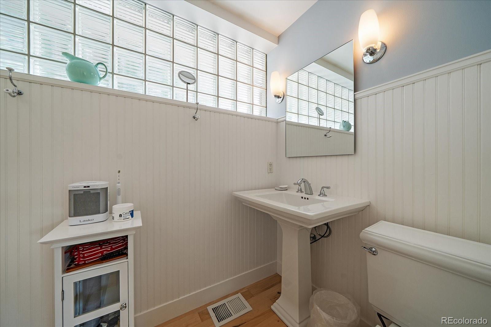MLS Image #21 for 595 s pearl street,denver, Colorado