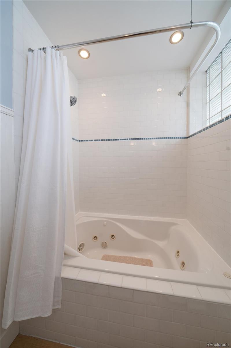MLS Image #22 for 595 s pearl street,denver, Colorado