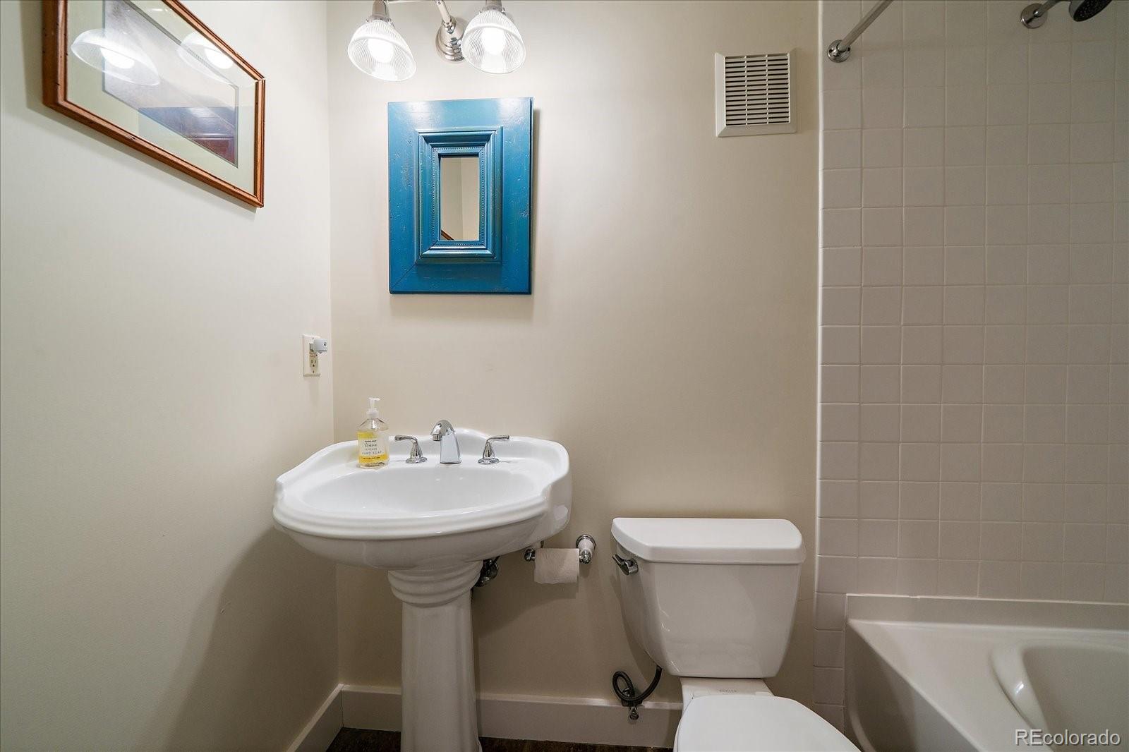 MLS Image #25 for 595 s pearl street,denver, Colorado