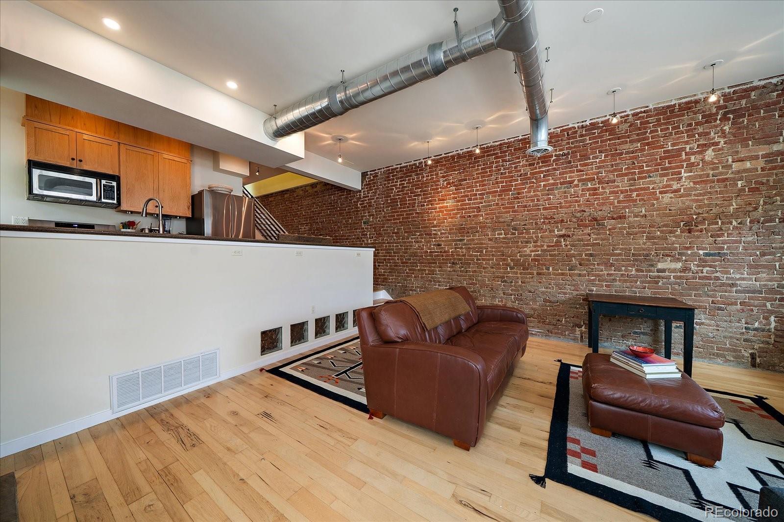 MLS Image #4 for 595 s pearl street,denver, Colorado