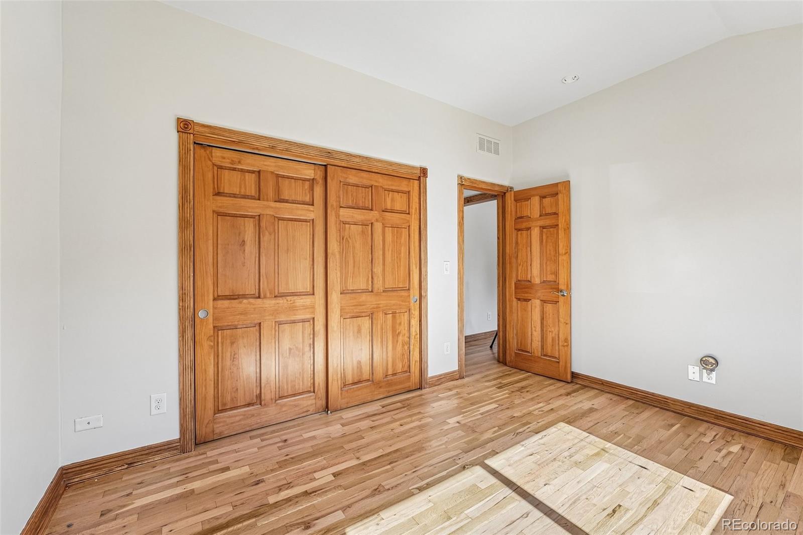 MLS Image #31 for 117  magnolia street,denver, Colorado
