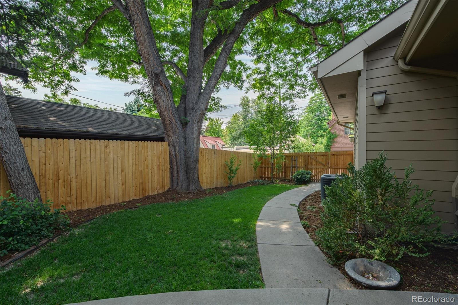 MLS Image #35 for 1635  holly street,denver, Colorado