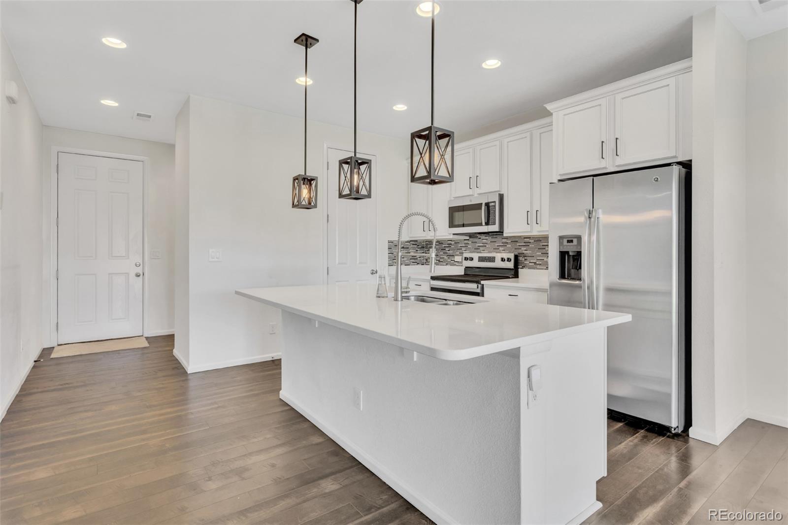 MLS Image #4 for 22330 e mansfield place,aurora, Colorado