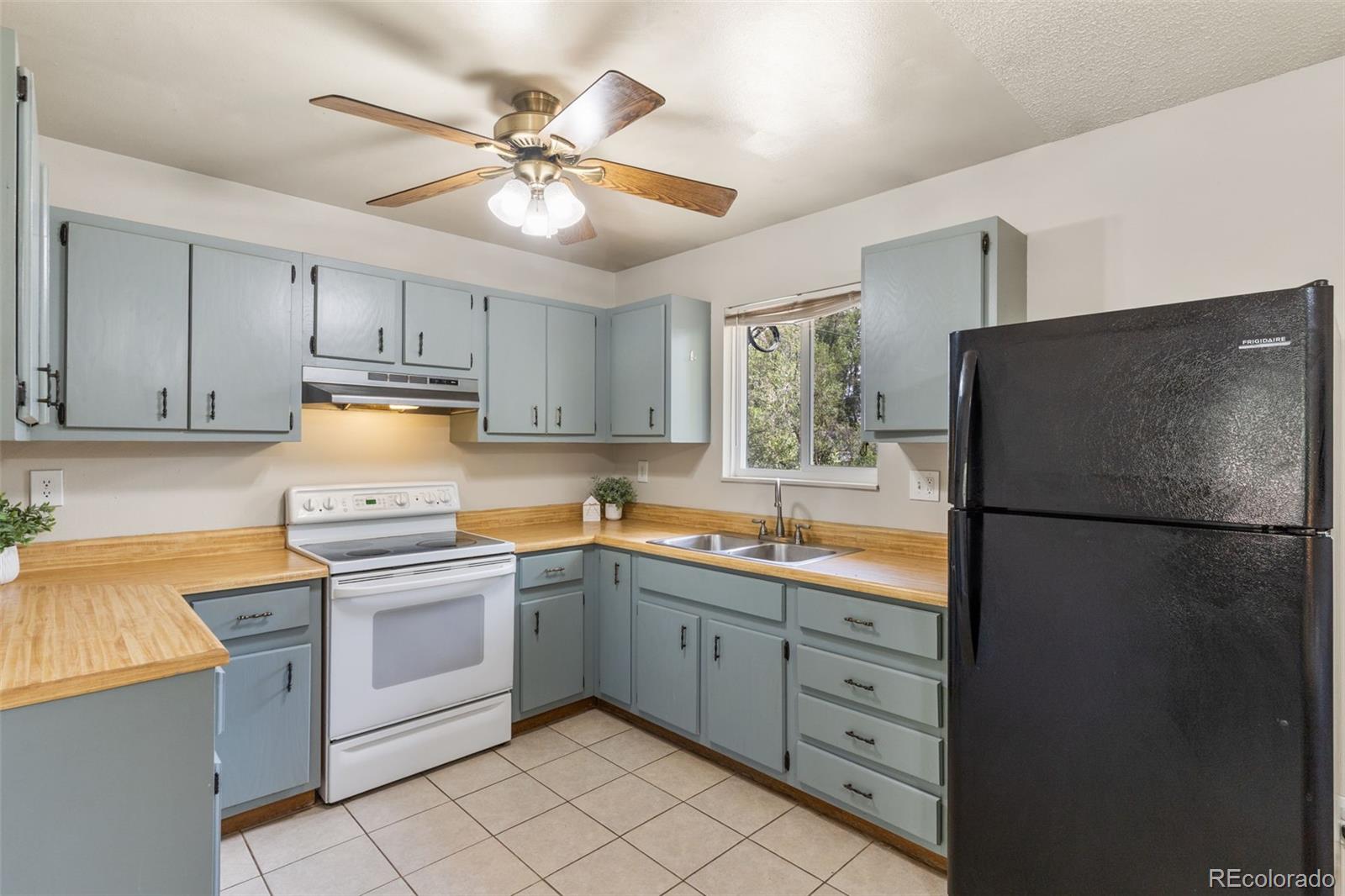 MLS Image #10 for 346  iris drive,fountain, Colorado