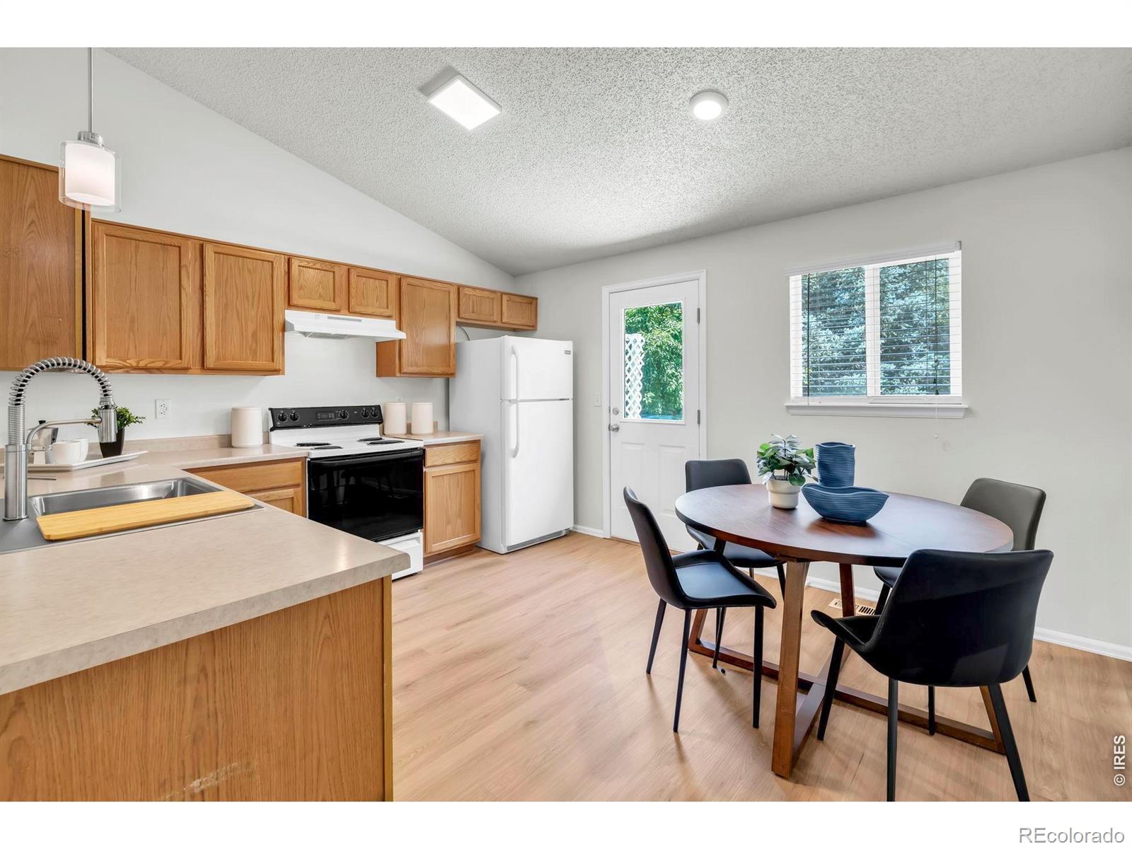 MLS Image #5 for 1106  red oak drive,longmont, Colorado