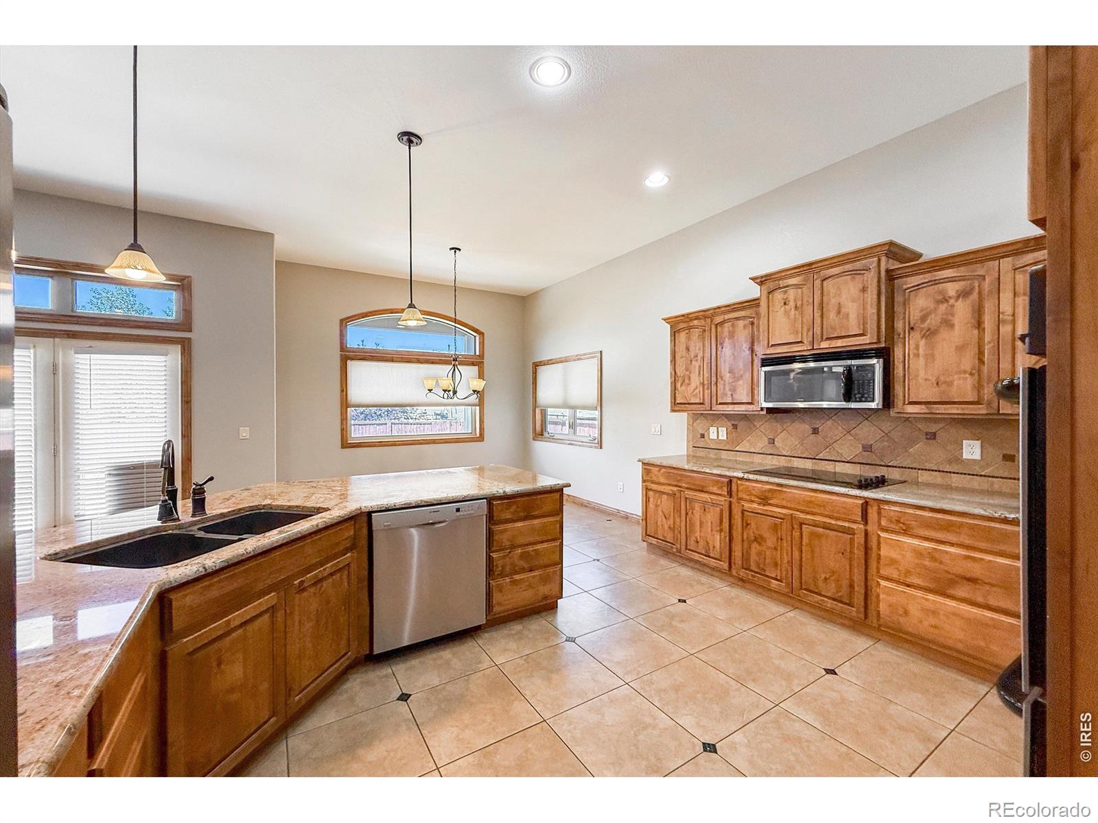MLS Image #15 for 1986 e seadrift drive,windsor, Colorado