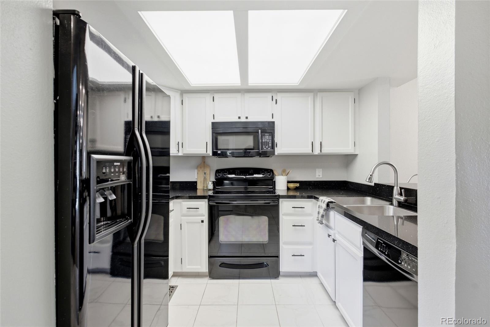MLS Image #3 for 7230  devinney court d,arvada, Colorado