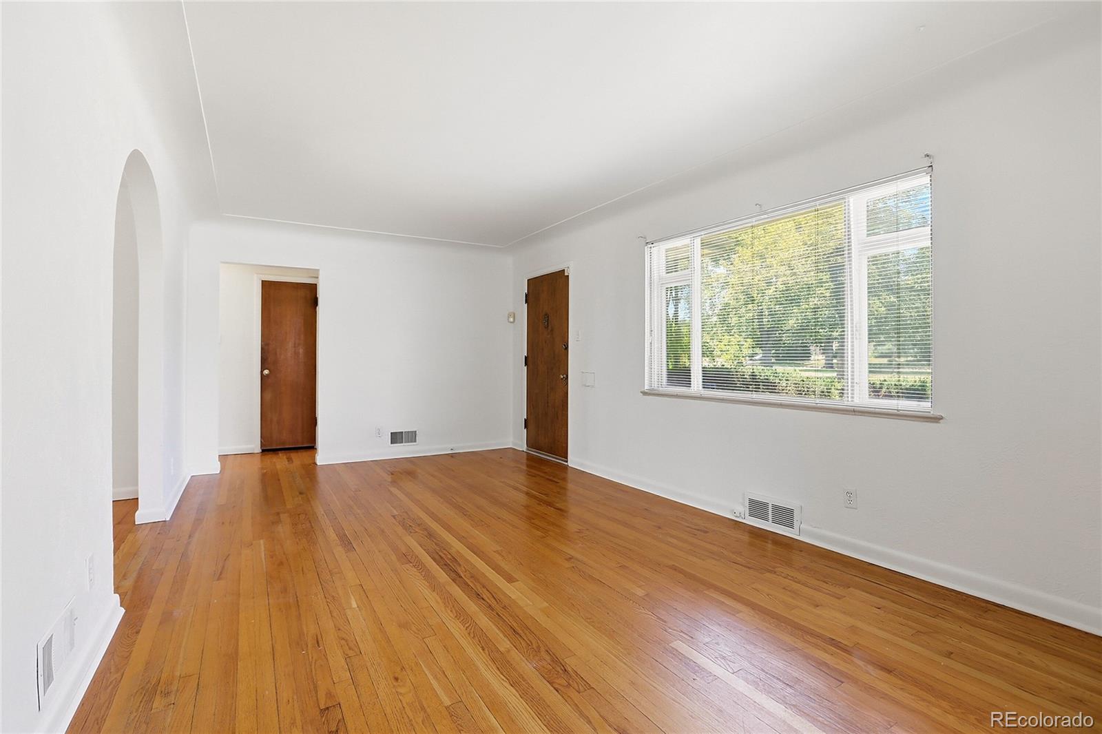 MLS Image #4 for 7115 e 6th avenue parkway,denver, Colorado