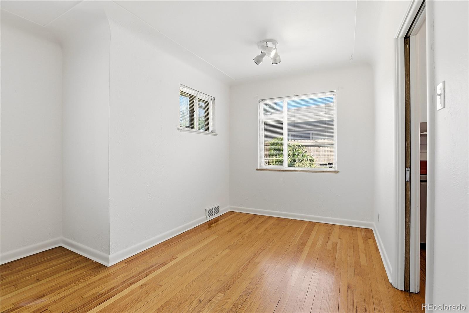 MLS Image #5 for 7115 e 6th avenue parkway,denver, Colorado