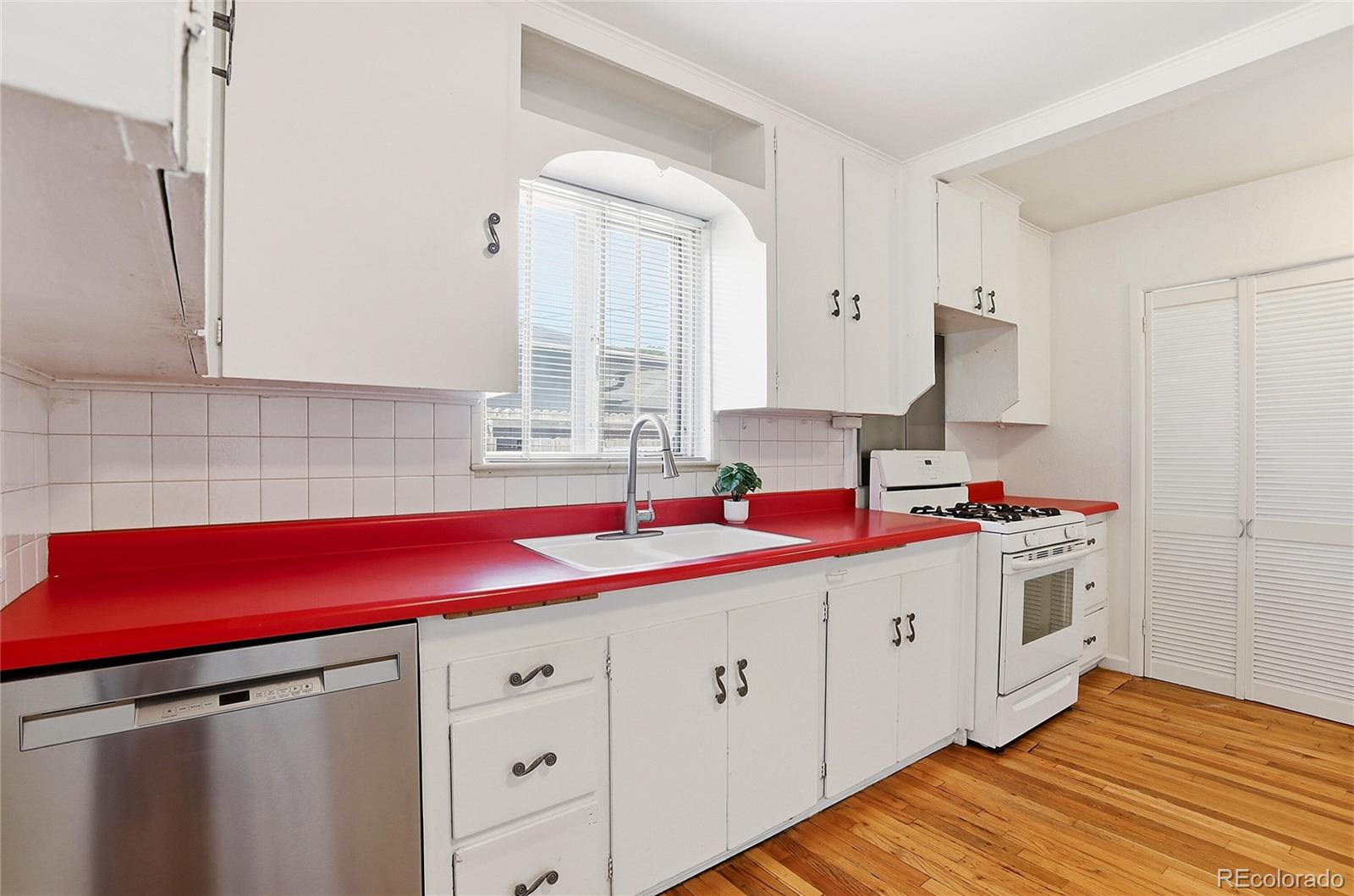 MLS Image #8 for 7115 e 6th avenue parkway,denver, Colorado