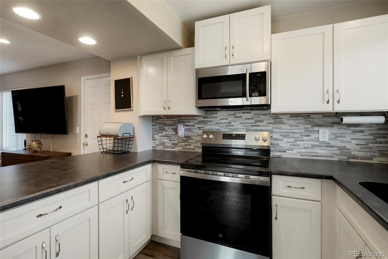 MLS Image #11 for 6644  laguna circle,littleton, Colorado
