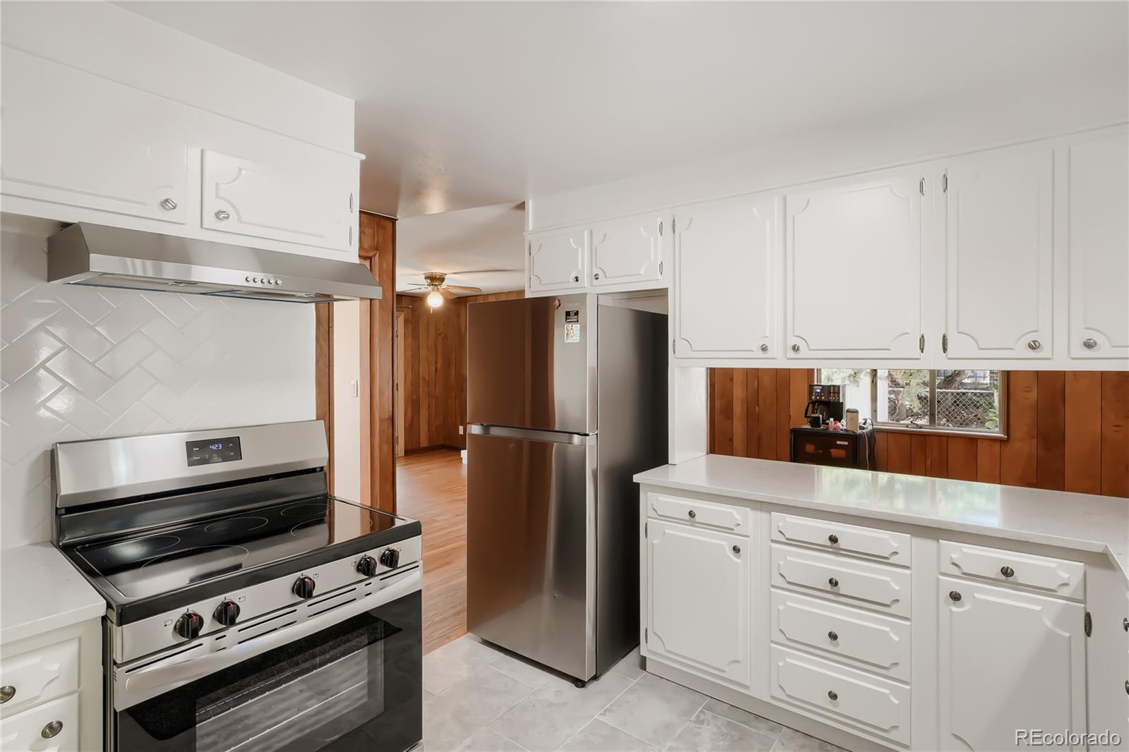 MLS Image #10 for 2719 s kendall way,denver, Colorado