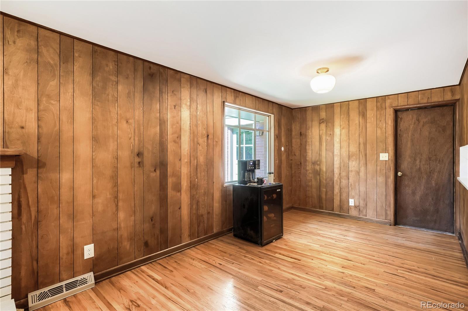 MLS Image #13 for 2719 s kendall way,denver, Colorado