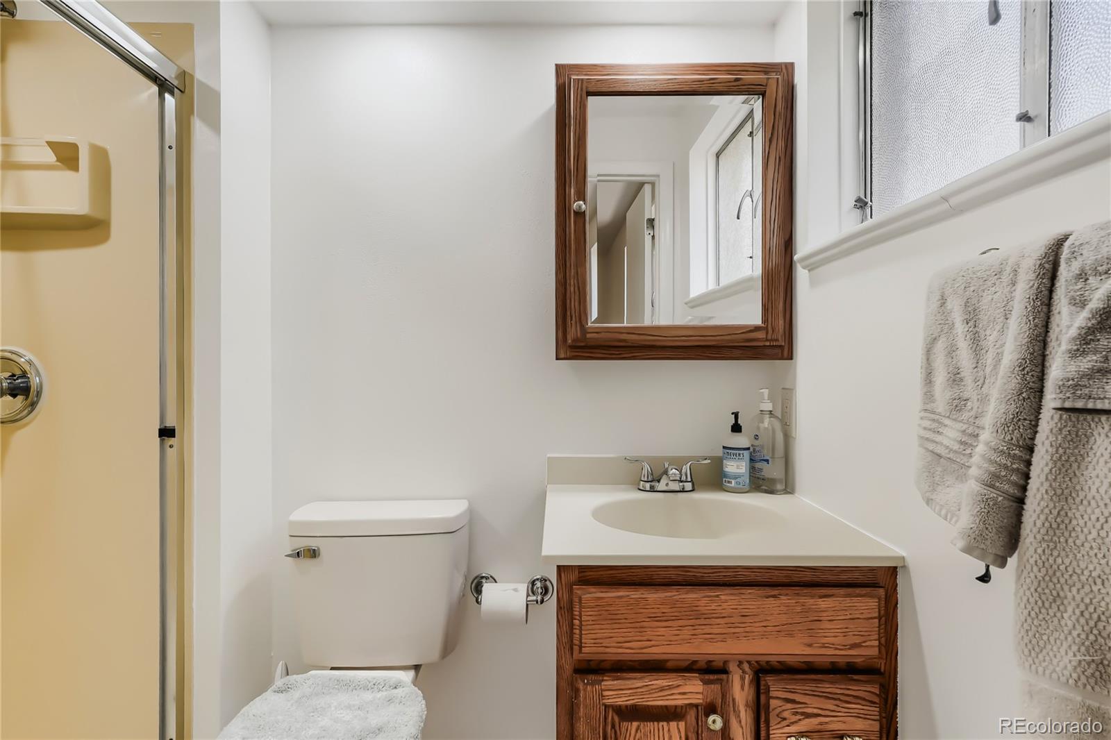 MLS Image #18 for 2719 s kendall way,denver, Colorado