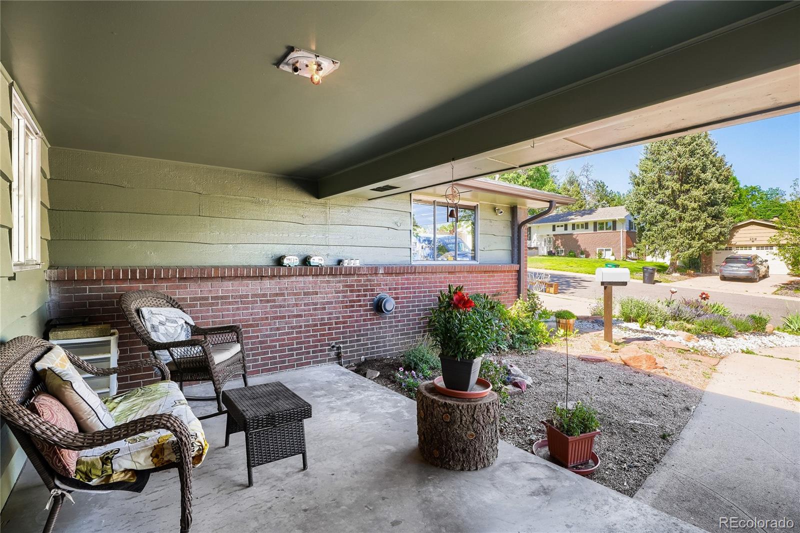 MLS Image #27 for 2719 s kendall way,denver, Colorado
