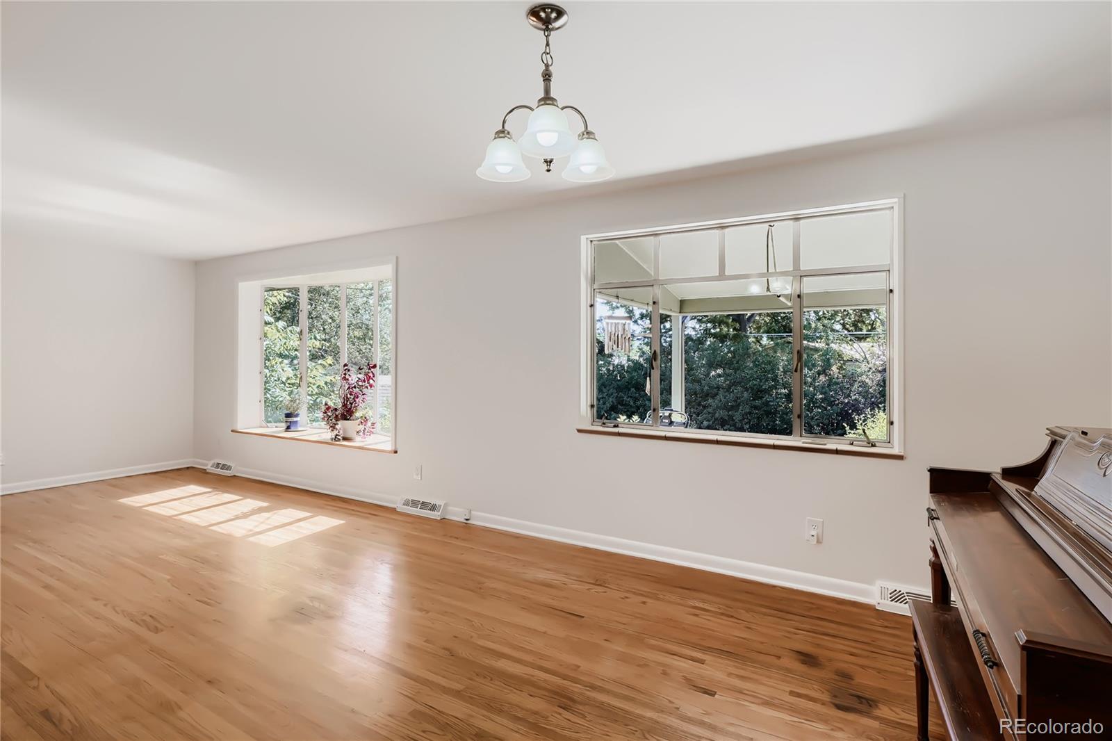 MLS Image #4 for 2719 s kendall way,denver, Colorado