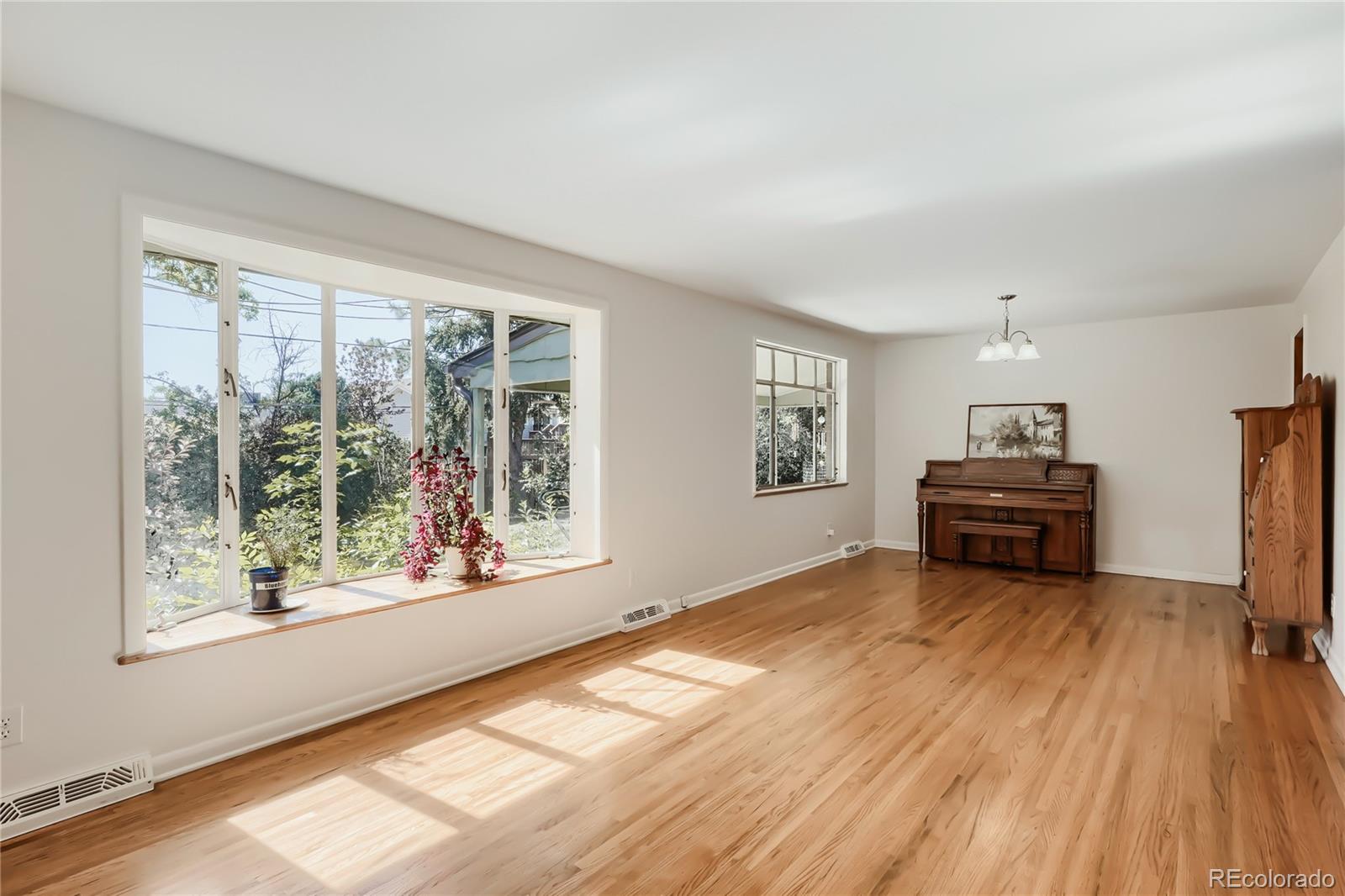 MLS Image #5 for 2719 s kendall way,denver, Colorado