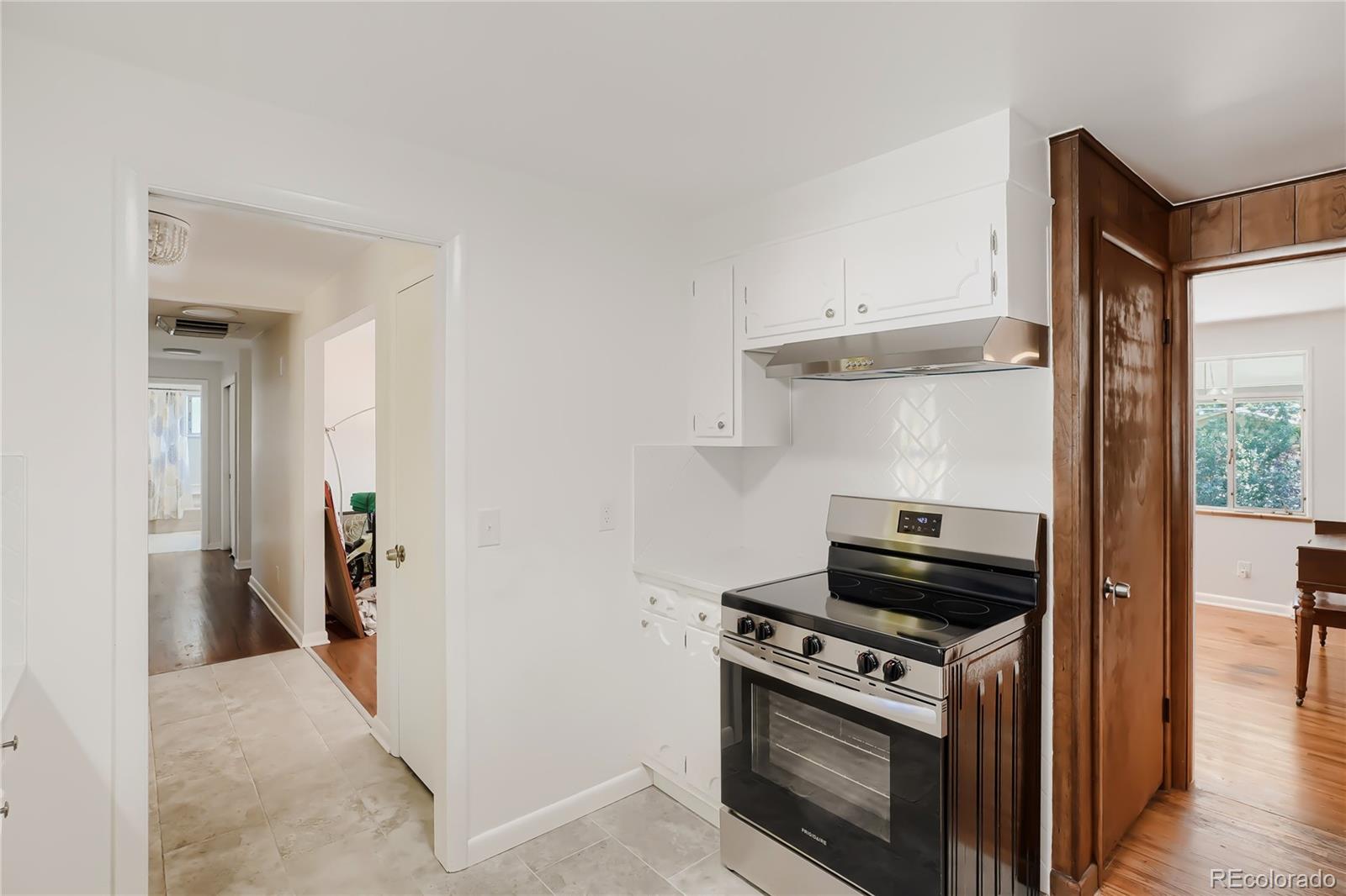 MLS Image #9 for 2719 s kendall way,denver, Colorado