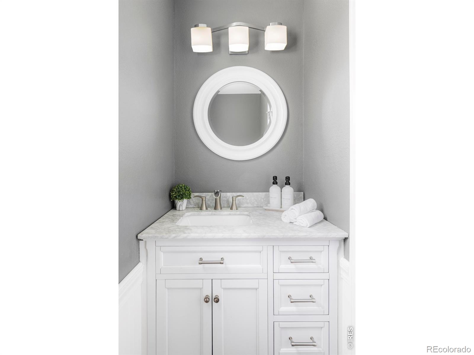 MLS Image #11 for 552 w jamison place,littleton, Colorado