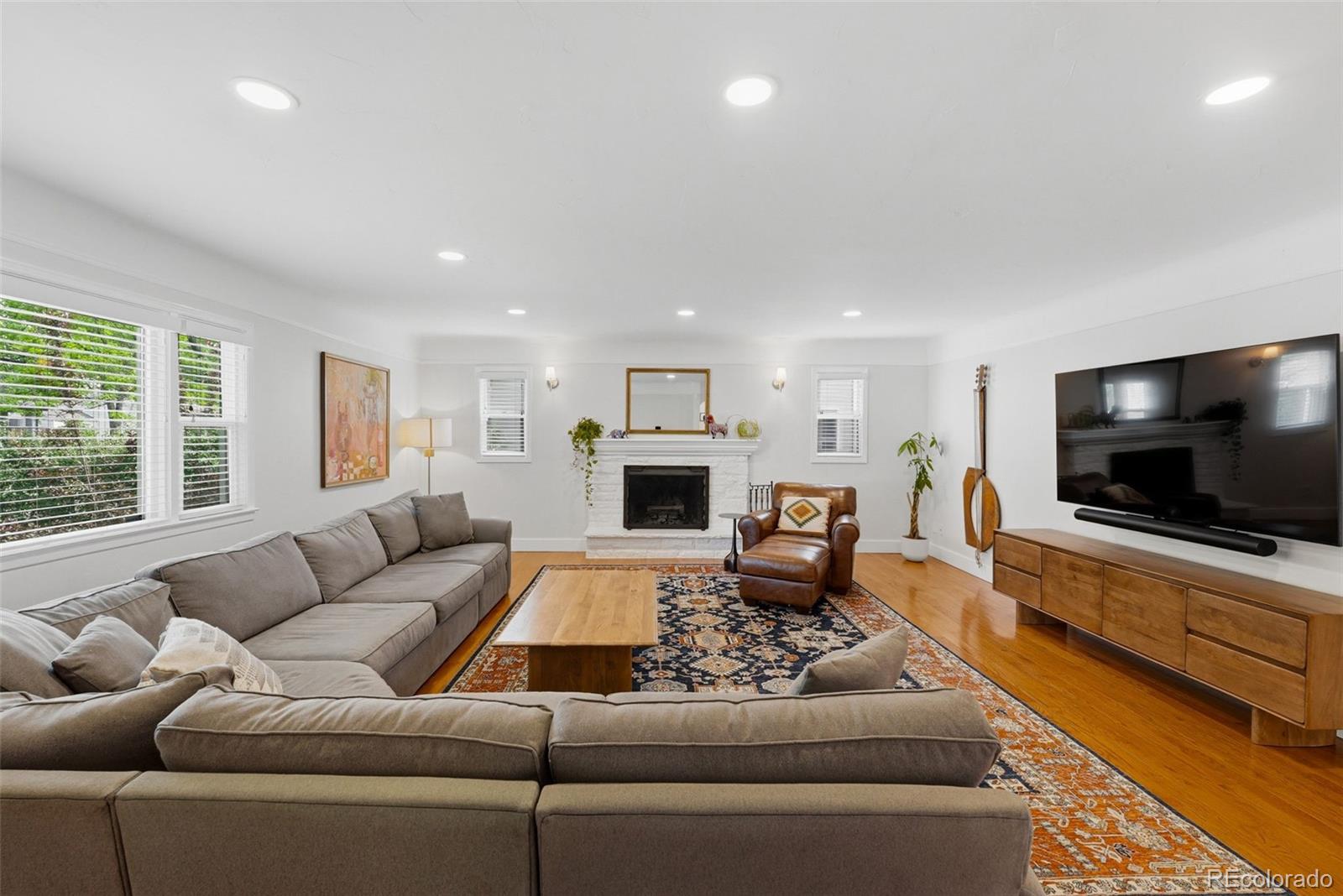 MLS Image #4 for 1121 s cook street,denver, Colorado
