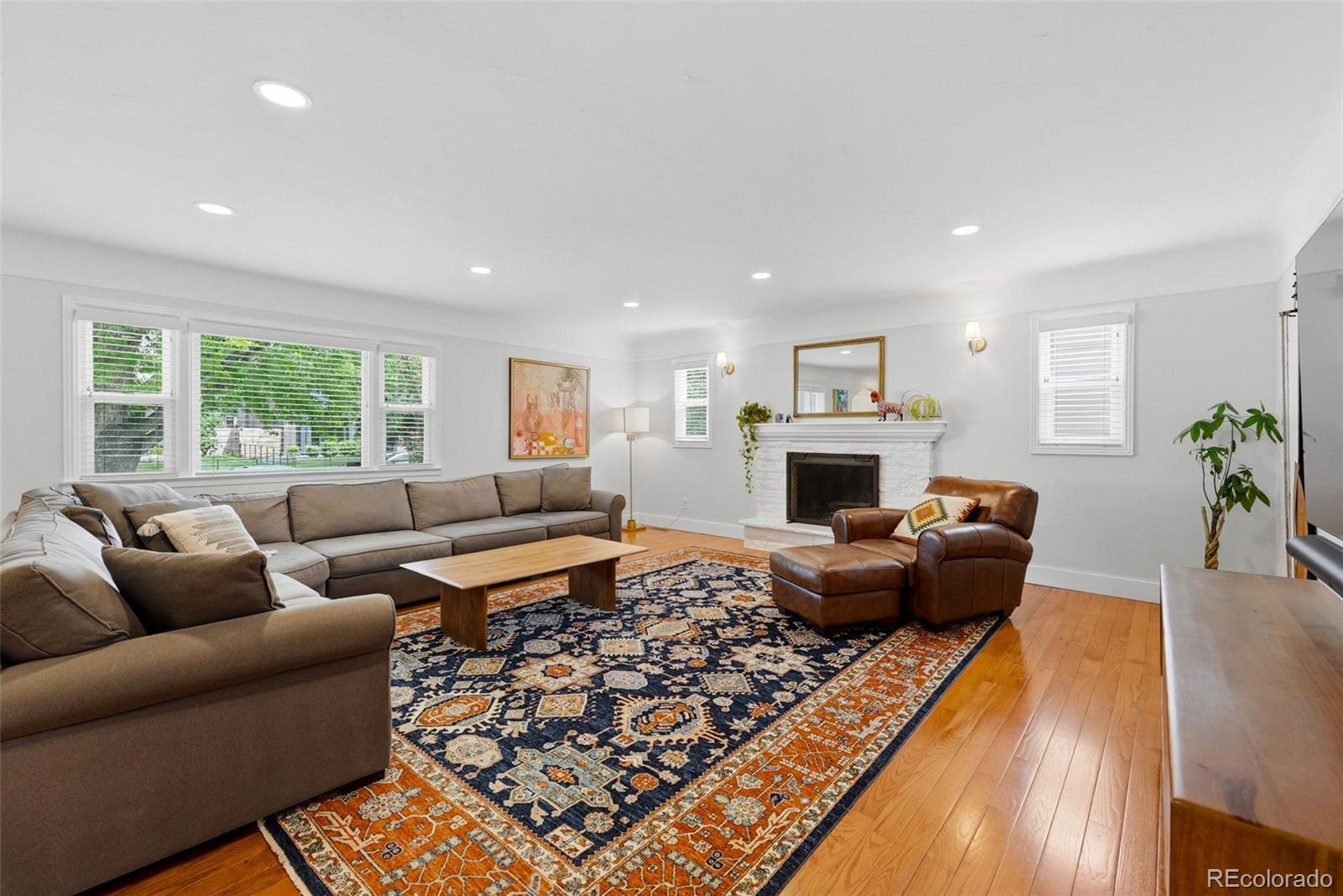 MLS Image #5 for 1121 s cook street,denver, Colorado