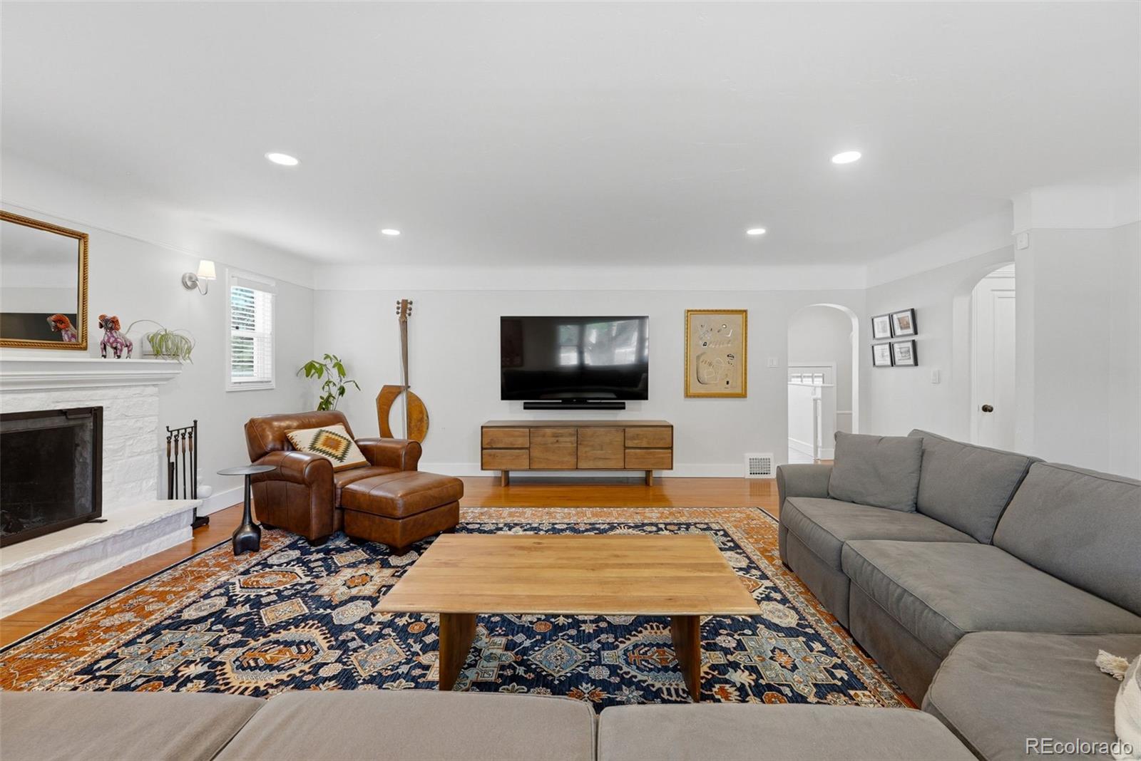 MLS Image #8 for 1121 s cook street,denver, Colorado